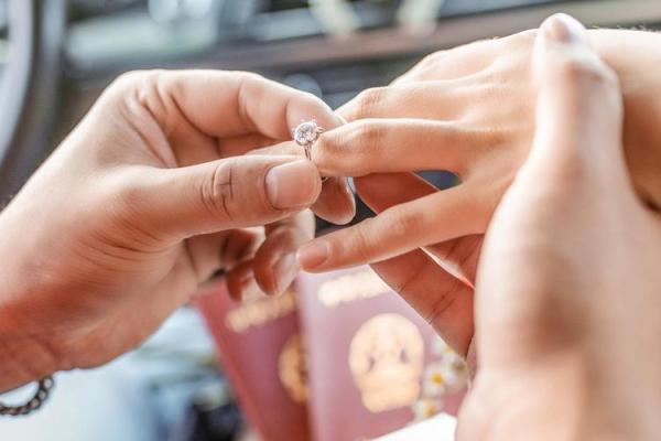 2025年8月27日适合结婚吗(2025年8月27日结婚)