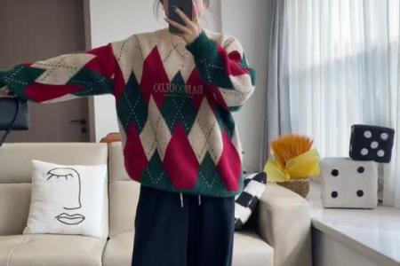 2025年属鸡女穿什么颜色衣服能提升财运和事业